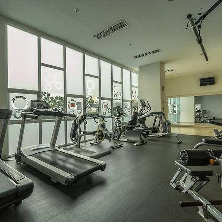 Modern & Comfy Studio In Central Jakarta, Scbd Esterno foto