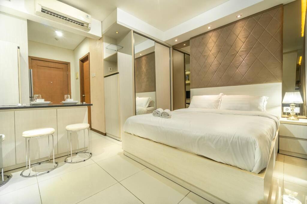 Modern & Comfy Studio In Central Jakarta, Scbd Esterno foto