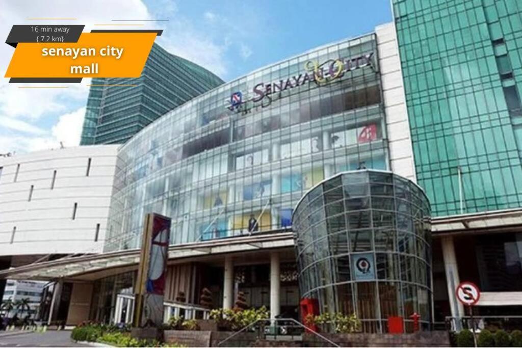 Modern & Comfy Studio In Central Jakarta, Scbd Esterno foto