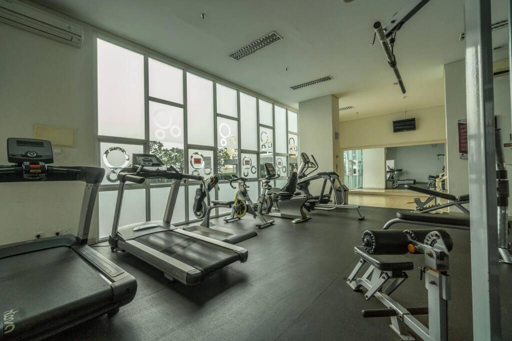 Modern & Comfy Studio In Central Jakarta, Scbd Esterno foto