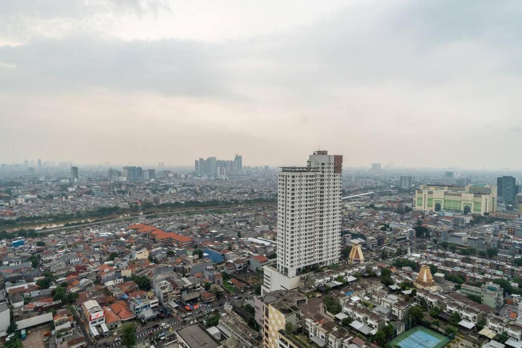 Modern & Comfy Studio In Central Jakarta, Scbd Esterno foto