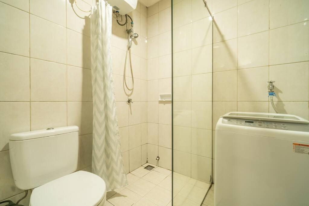 Modern & Comfy Studio In Central Jakarta, Scbd Esterno foto